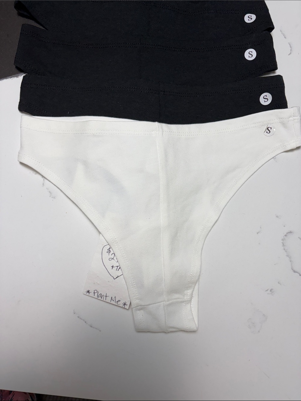 14 Women’s Thongs - Black & White size S bundle NWT